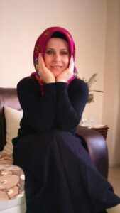 Azgın Dul Türbanlı